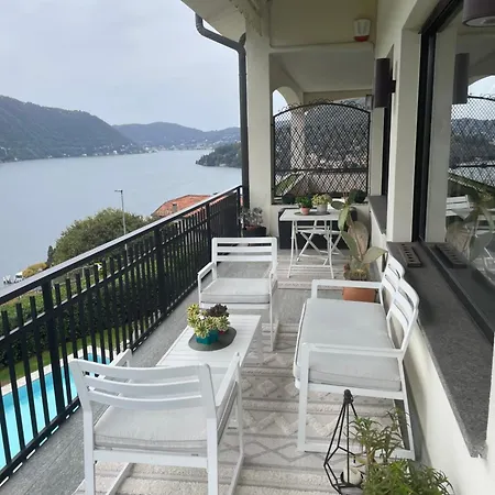 Penthouse With Stunning View * Moltrasio